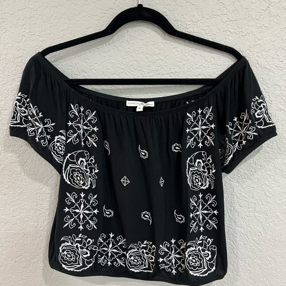 Express crop top. Size M